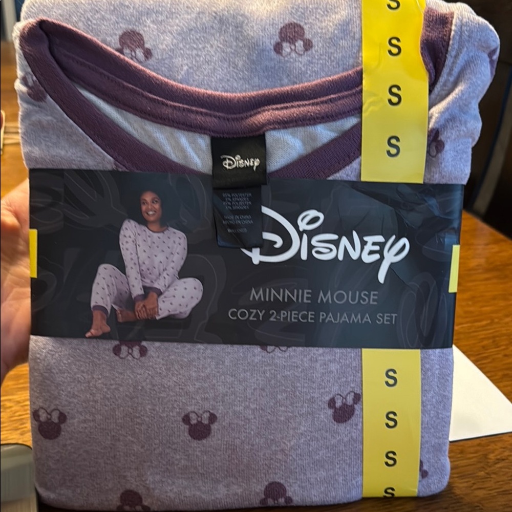 Disney Purple Pajama Set with Minnie Mouse Motifs Size small super cozy feel!